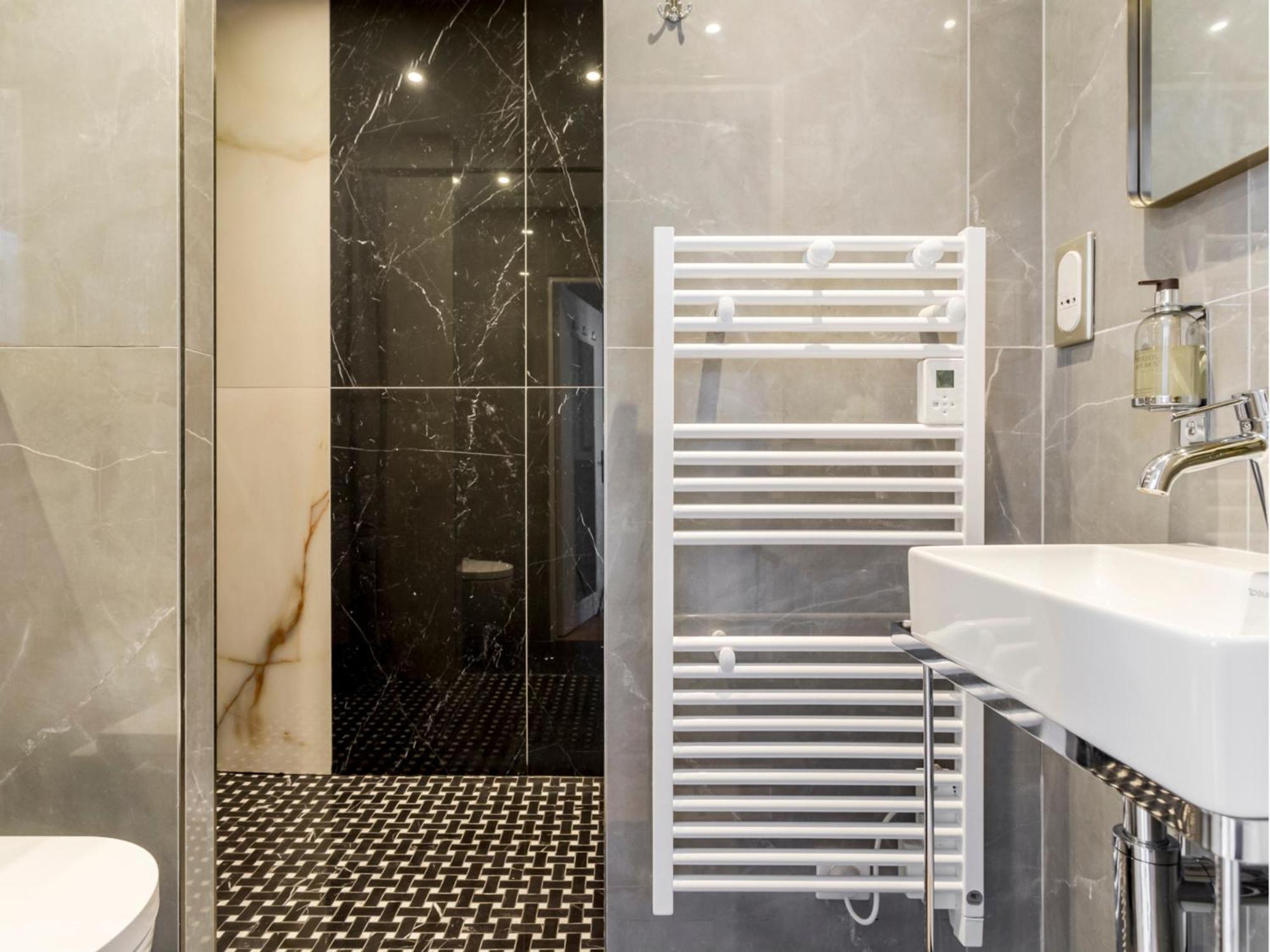 Appartamento Merveil - Luxury -champselysees- Florentin I Parigi